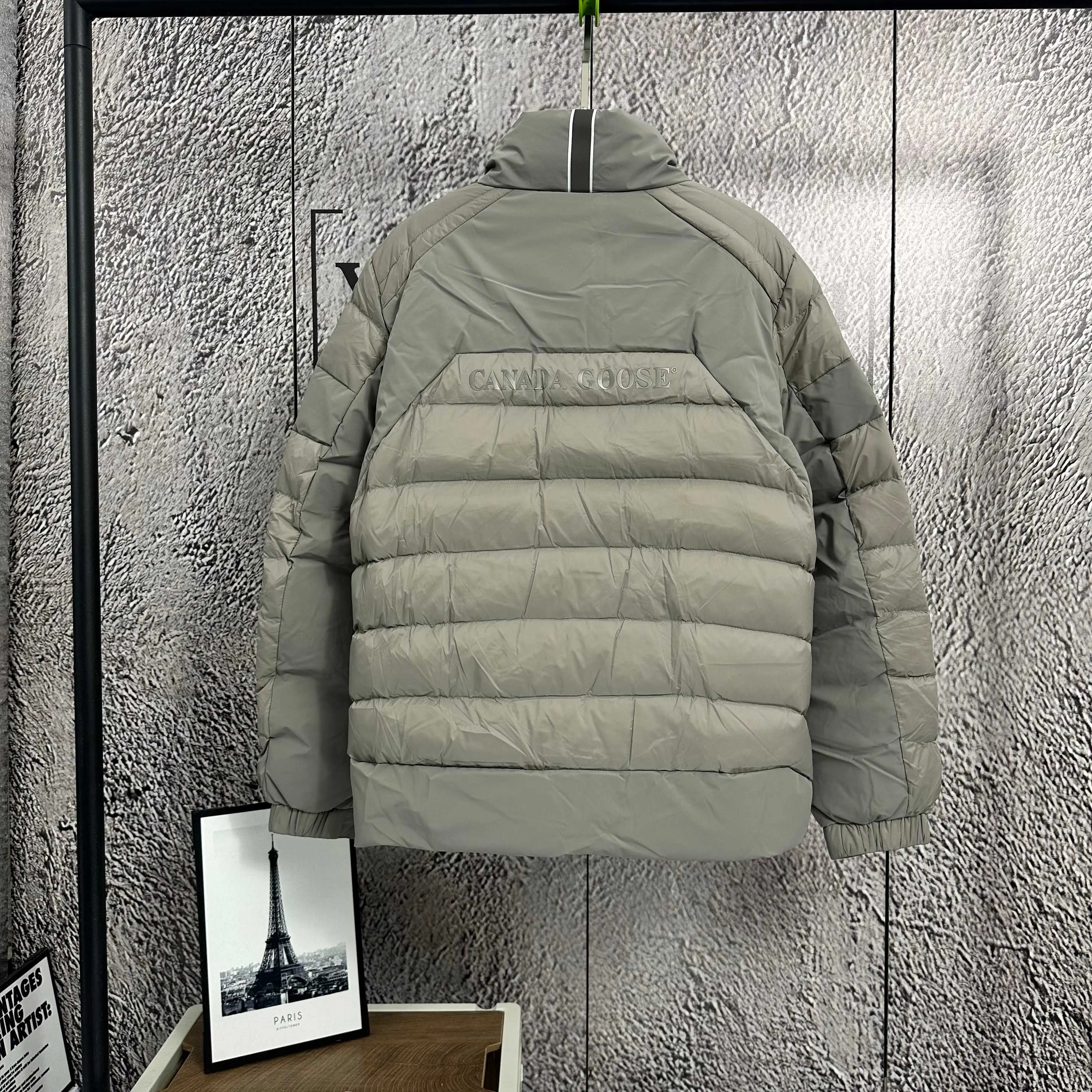 P960 𝙉𝙚𝙬⚜️ CANADA*GOOSE Canada Goose 25-year winter light down jacket, 90 white duck down filling, windproof and wear-resistant, splicing design upper body effect does not appear bloated Color: Apricot Black Size: 48-56
